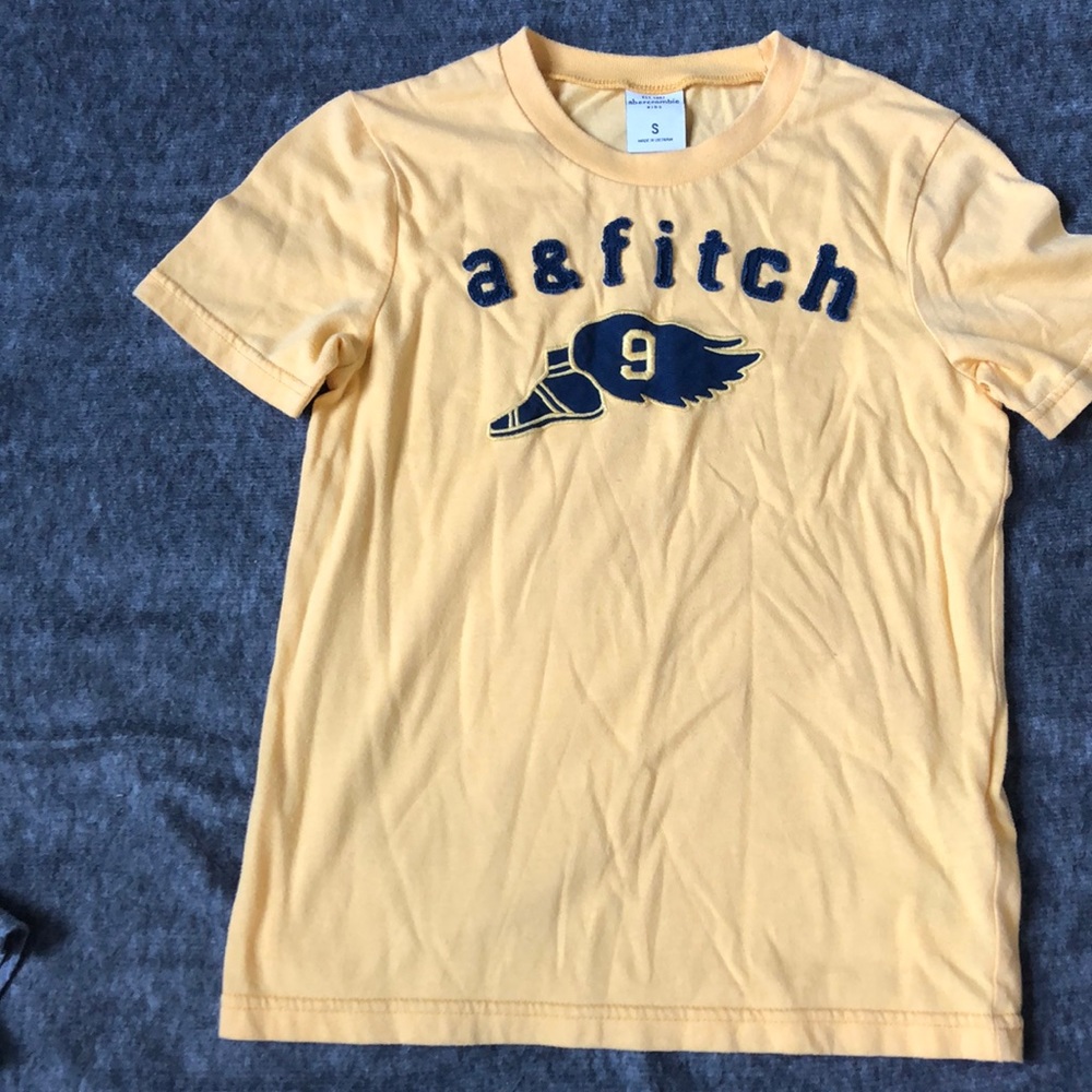 Abercrombie & Fitch tee shirt